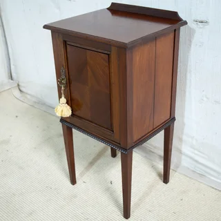 Edwardian Solid Mahogany Pedestal
