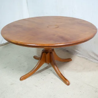 4-6 Seater Round Solid Cedar Wood Table