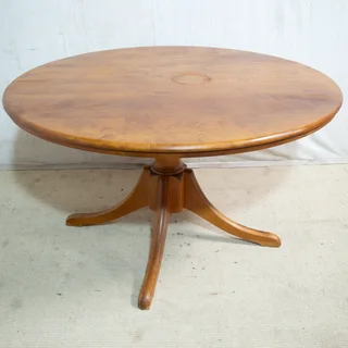 4-6 Seater Round Solid Cedar Wood Table