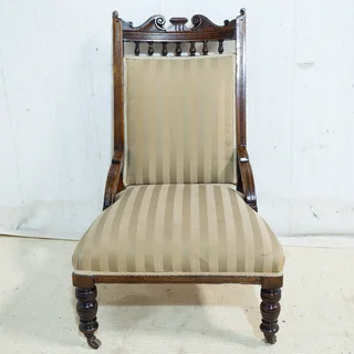 Victorian Walnut Lounge Chair