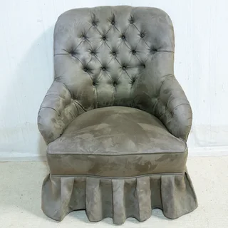 Upholstered Buttonback Boudoir Chair
