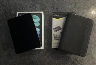 Apple iPad Mini - 6th Gen, 256GB - Mint Condition + Case &amp; Stand Bundle