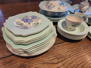 VINTAGE TEA AND EATERY SETS