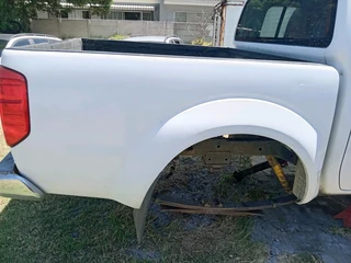 2011 nissan navara 2.5dti breaking up for spares