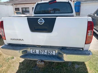 2011 nissan navara 2.5dti breaking up for spares
