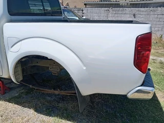 2011 nissan navara 2.5dti breaking up for spares
