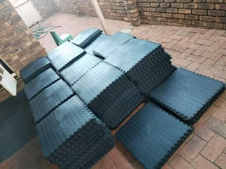 PVC dimple interlocking mat