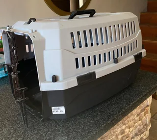 Pet transport carrier