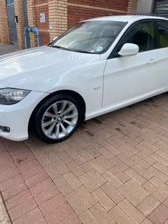 BMW 320d auto exclusive 2010