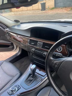 BMW 320d auto exclusive 2010