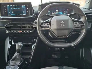 2022 Peugeot 2008 SUV R194900 Tel. 0653779911