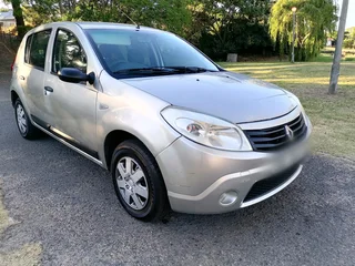 2011 Renault Sandero 1.6i 5speed Manual
