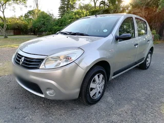 2011 Renault Sandero 1.6i 5speed Manual
