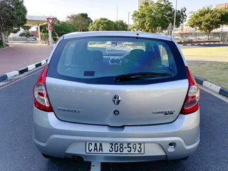 2011 Renault Sandero 1.6i 5speed Manual