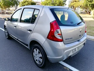 2011 Renault Sandero 1.6i 5speed Manual