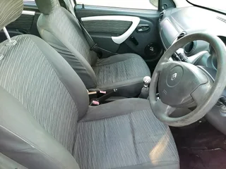 2011 Renault Sandero 1.6i 5speed Manual