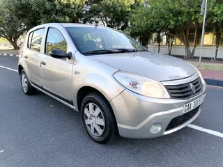 2011 Renault Sandero 1.6i 5speed Manual