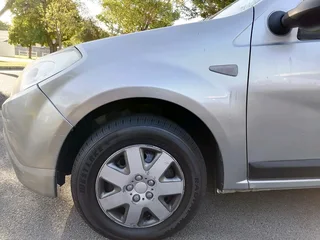 2011 Renault Sandero 1.6i 5speed Manual