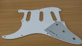 Fender vintage Strat Pickguard
