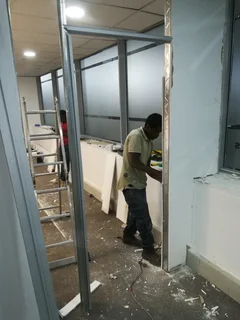 PRO - PAINTERS &amp; RENOVATORS