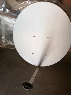 Dstv dishes and LNBS separate and dstv decoders x4