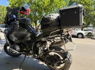 BMW 1250 GSA TRIPLE BLACK