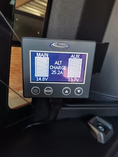 Toyota Land Cruiser 200 VXR dual battery system