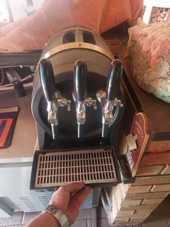 Wine or beer dispenser