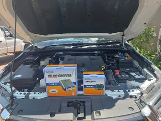 Toyota fortuner dual battery system .