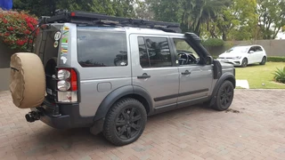 Discovery 4 spare wheel carrier .