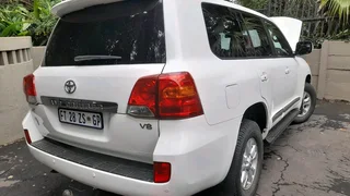 Land cruiser dual battery system