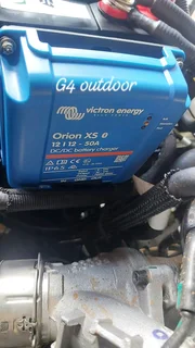 Ford RANGER dual battery system under bonnet