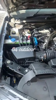 Ford RANGER dual battery system under bonnet