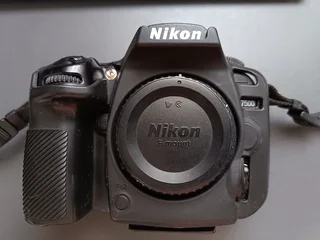 Nikon D7500 21MP