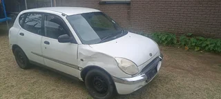 2000 Daihatsu Sirion