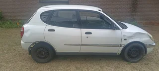 2000 Daihatsu Sirion