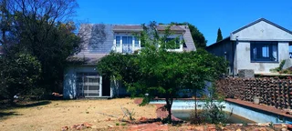 Double Storey House in Kensington Highlands Road
