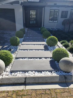 White Marble Chip available from Stone and Bark, come and get your stock, Call 021-5552782