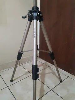 Promaster  Shd Tripod.