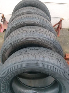 Ford Ranger tyres 18size Dunlop (set of 5)