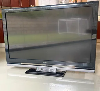 Sony LCD TV 40” For Sale