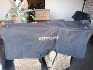 Electric keybord.Technics with 61 Notes and records.In Heatherdale