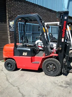 Manhand Forklift 2.5 ton Diesel, low hours, with Side Shift