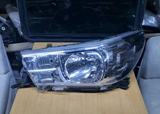 Toyota hilux gd6 left front headlight