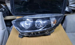 Renault captur left front headlight