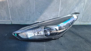Ford focus left front headlamp