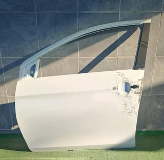 Suzuki ciaz left front door