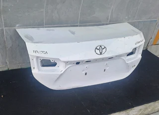Toyota corolla quest boot lid