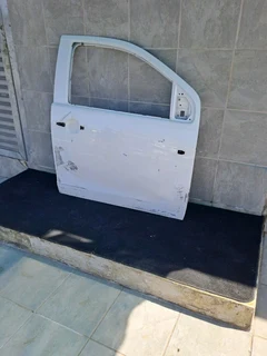 Isuzu Dmax right front door