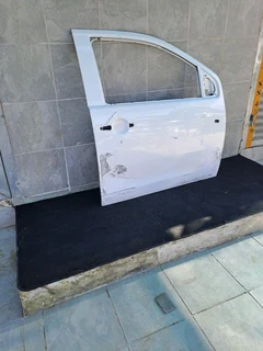 Isuzu Dmax right front door
